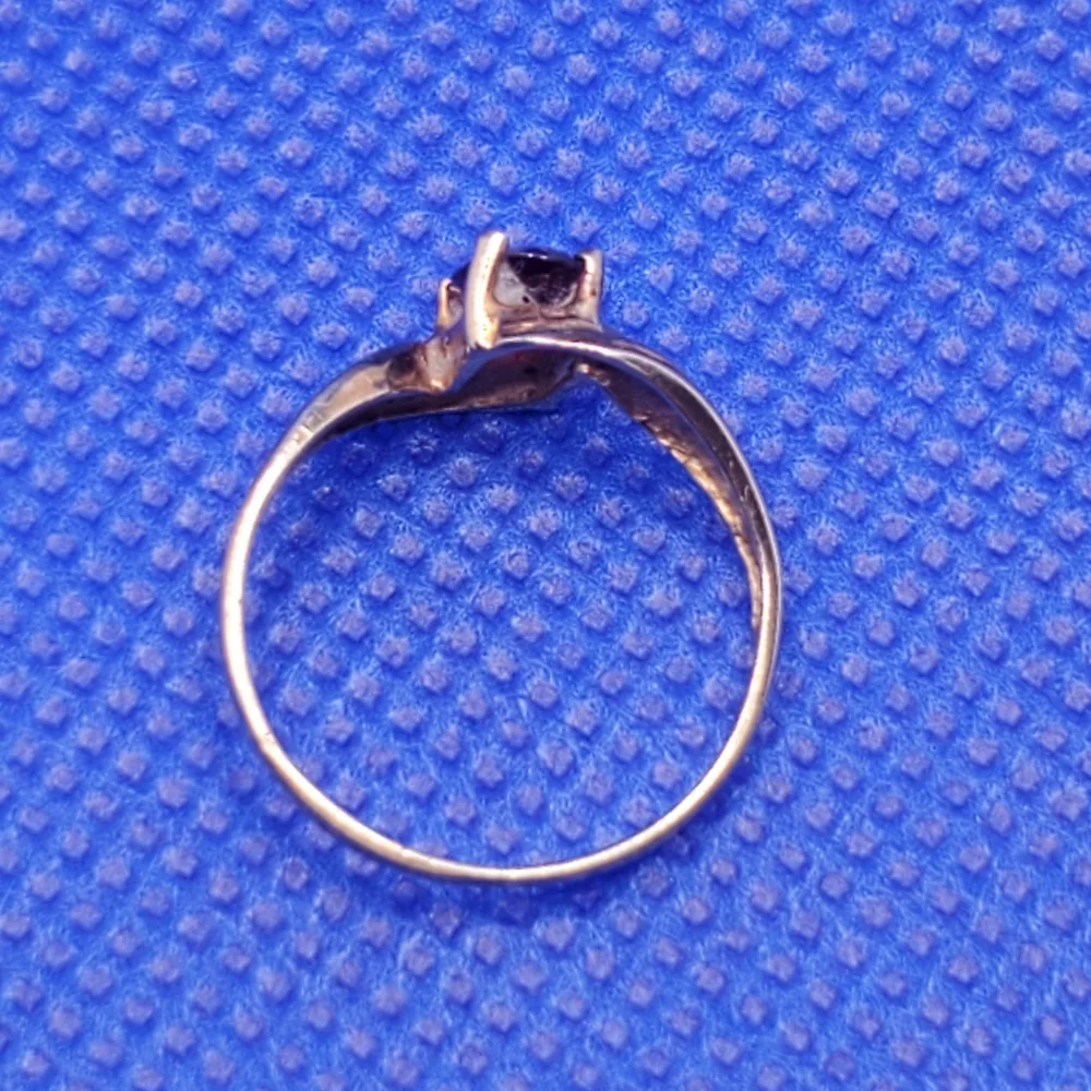 10k yg garnet ring